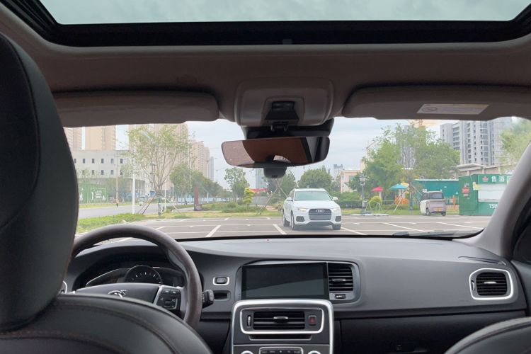 Used Volvo V60 2016 Cross Country T6 AWD
