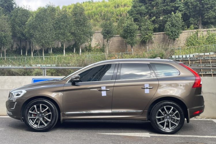 Used Volvo XC60 2017 T5 AWD Smart Upgrade Edition
