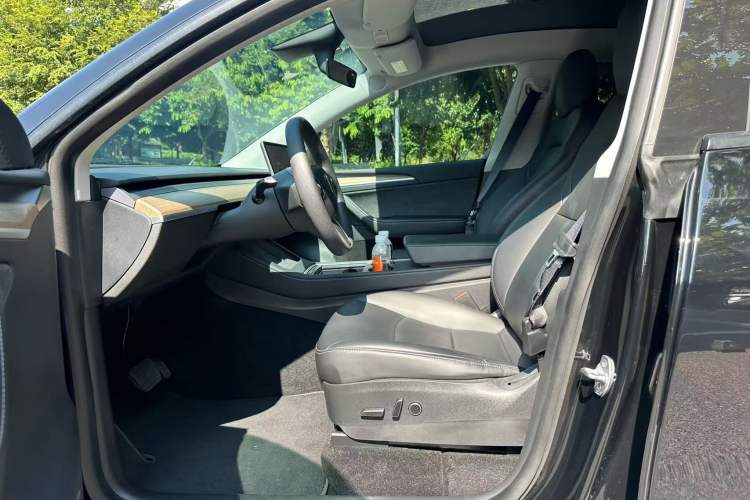 Used Tesla Model Y 2021 Standard Range Rear-Wheel Drive Version