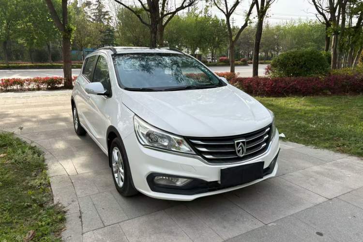 Used Baojun 310 2016 1.2L Manual Luxury Model Exterior 1