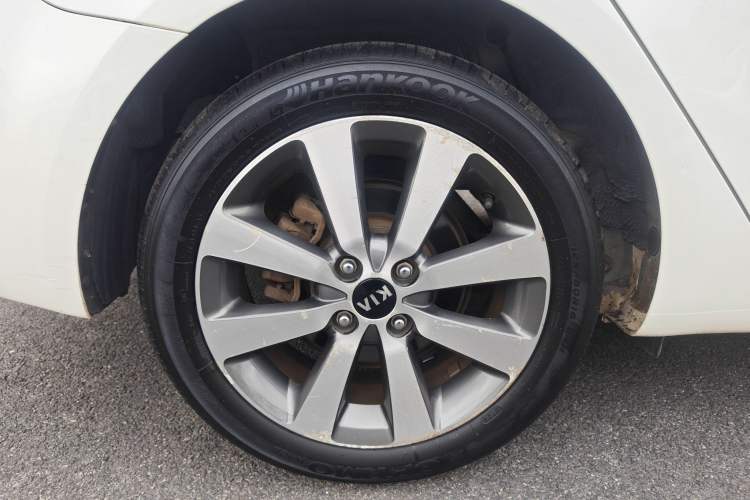 Used Kia K2 2015 Sedan 1.6L Automatic Transmission Premium Exterior 9