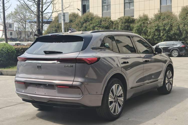 Used Buick E5 2023 Premium Long-Range Version
