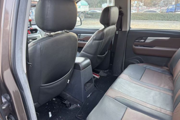 Used JAC V7 2018 2.0T Two-Wheel-Drive Comfort Version with Long Wheelbase D19TCIE13