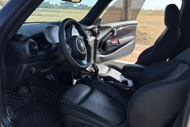 Used MINI MINI 2023 Updated 2.0T COOPER S Artist