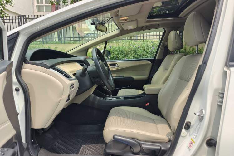 Used Honda Jade 2016 1.8L Automatic Comfort Elite Version 5 Seats Interior 2