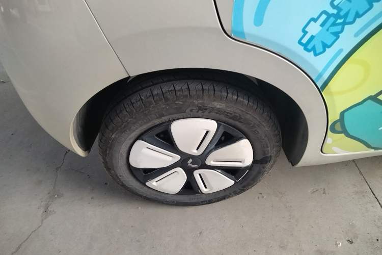 Used Wuling Hongguang MINIEV 2025 Four-Door Version Premium Edition Exterior 7