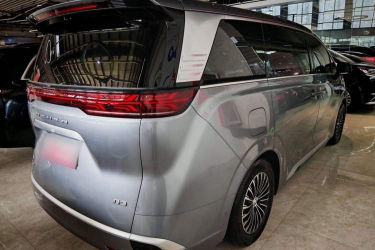 Used Denza D9 2022 DM-i 970 Four-Wheel Drive Flagship Model