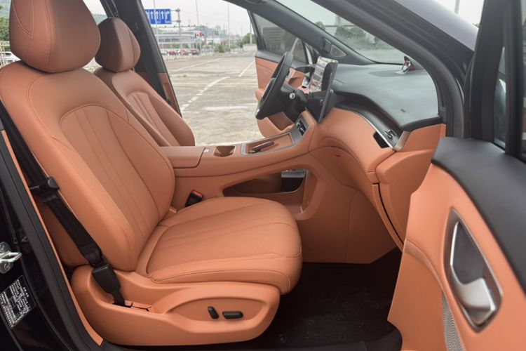 Used Hima H5 2025 Model Range-Extending Max Interior 11