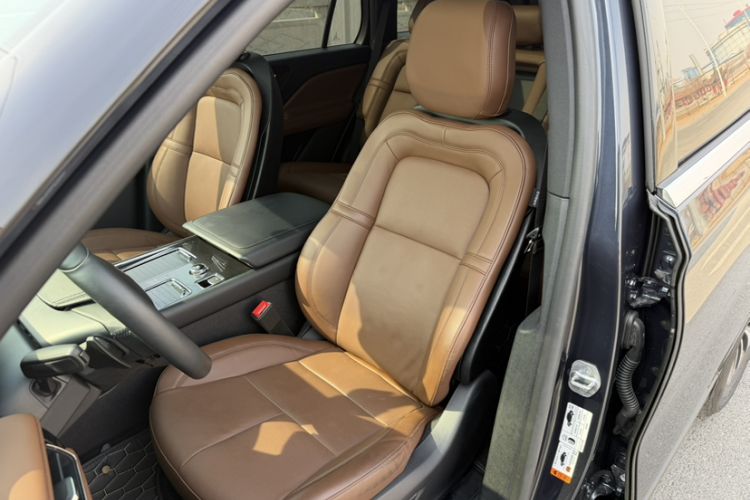 Used Lincoln Aviator 2023 3.0T V6 All-Wheel Drive Zunya Cruise Version 7 Seats
