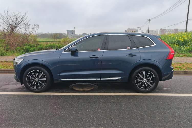 Used Volvo XC60 2020 T5 4x4 Smart Luxury Edition Exterior 2