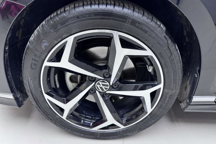 Used Volkswagen Magotan 2023 2 Million Units Commemorative Edition 330TSI DSG Luxury Version Exterior 4