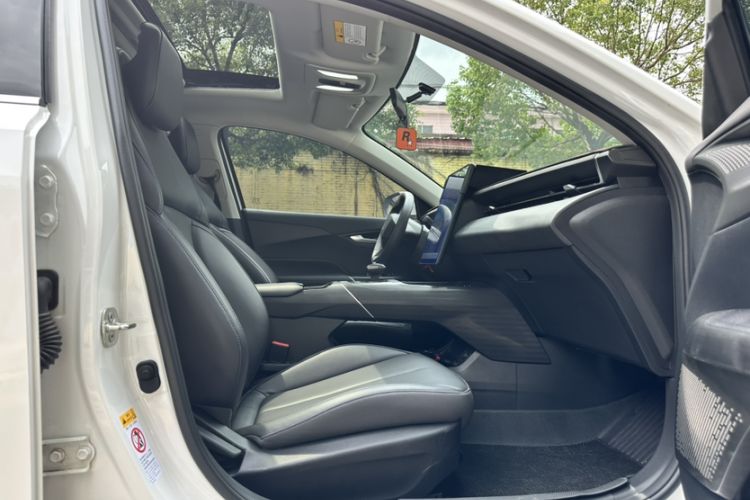 Used CHANGAN Eado 2025 Blue Whale 1.5T 500Bar Prestige Model Right Front Seat