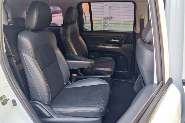 Used CHANGAN OSHAN X70A 2018 1.5L Manual Luxury Model
