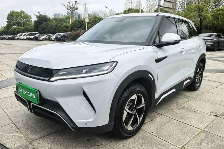 Used BYD Yuan UP 2024 401KM Leading Edition Front Left 45 Deg