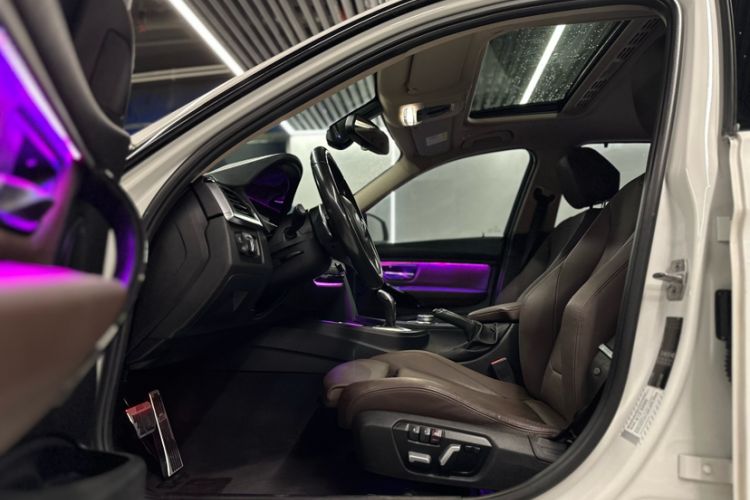 Used BMW 3 Series 2018 320Li Leading Model M Sport Package Interior 4