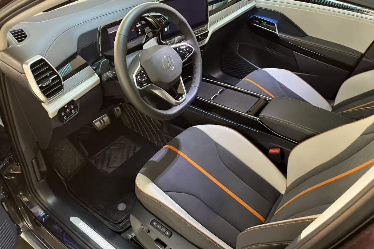 Used Volkswagen ID.6 CROZZ 2022 Long-Range PRO Edition