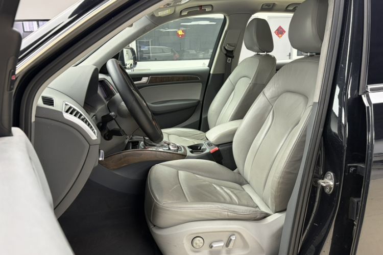 Used Audi Q5 2015 40 TFSI Comfort Model
