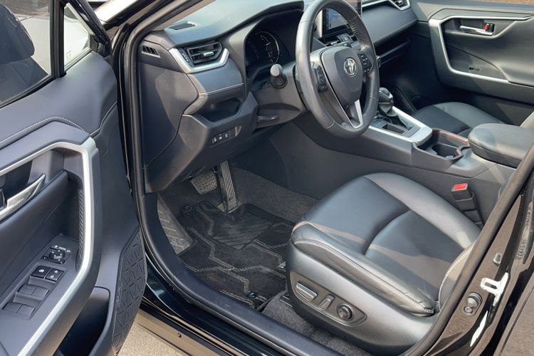 Used Toyota RAV4 2022 2.0L CVT Two-Wheel Drive Fashion Plus Edition