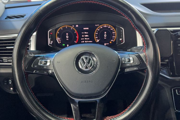 Used Volkswagen Teramont 2020 Revised Version 330TSI Two-Wheel Drive Luxury Edition Steering Wheel
