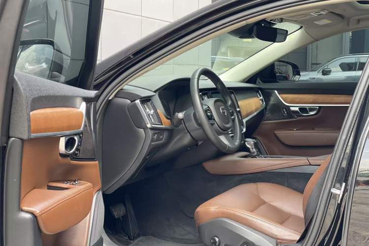 Used Volvo S90 2019 T5 Zhiyuan Edition
