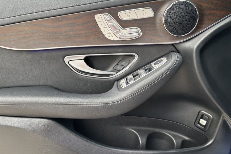 Used Mercedes-Benz GLC 2020 Facelifted GLC 260 L 4MATIC Dynamic Edition Interior 6