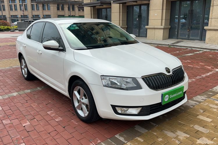Used Skoda Octavia 2015 1.6L Automatic Yijie Edition Exterior 2
