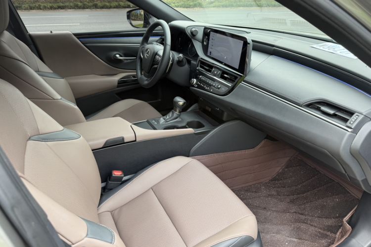 Used Lexus ES 2023 200 Excellence Edition