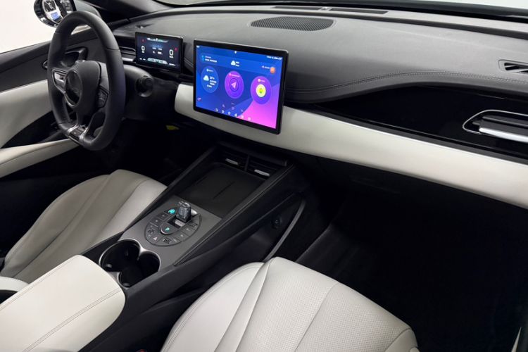 Used BYD Seal 06 New Energy 2024 DM-i 80KM Prestige Model Interior 8