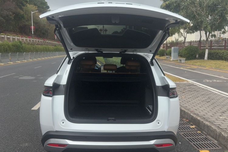 Used BYD Song L DM-i 2024 160km Beyond Edition
