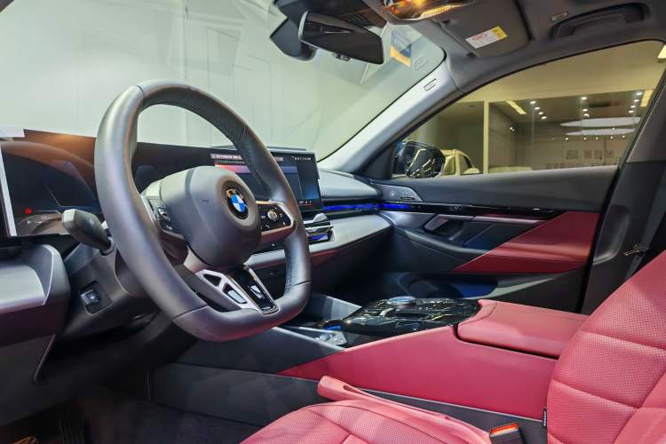 Used BMW 5 Series 2024 525Li M Sport Package Interior 2