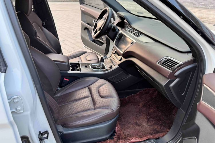 Used Land X7 2015 2.0T Panoramic Prestige Edition
