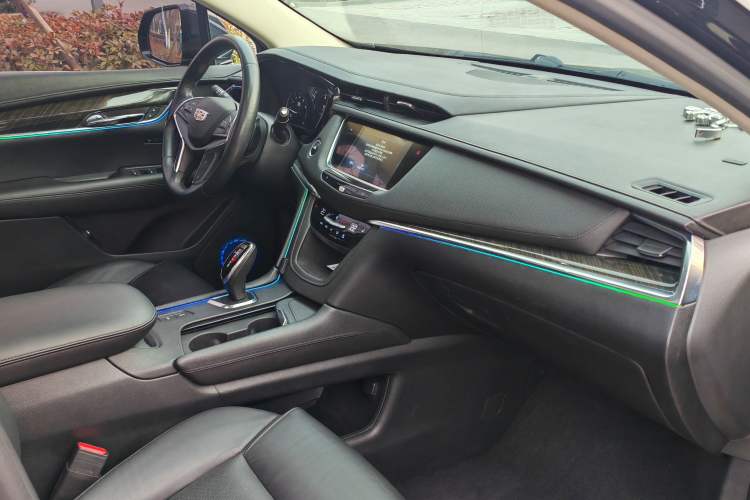 Used Cadillac XT5 2018 25T Luxury Model