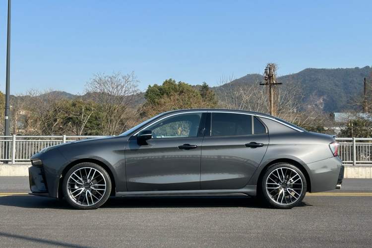 Used Lynk & Co 03 2023 2.0TD DCT H-Power Halo
