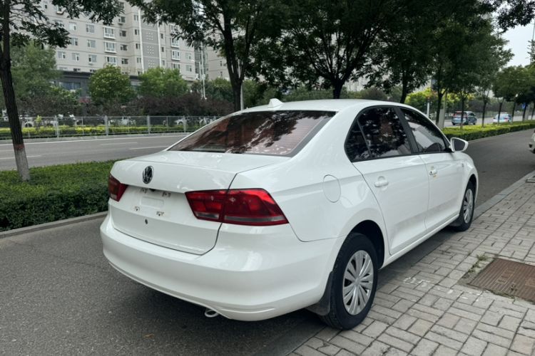 Used Volkswagen Santana 2015 1.6L Manual Fashion Edition
