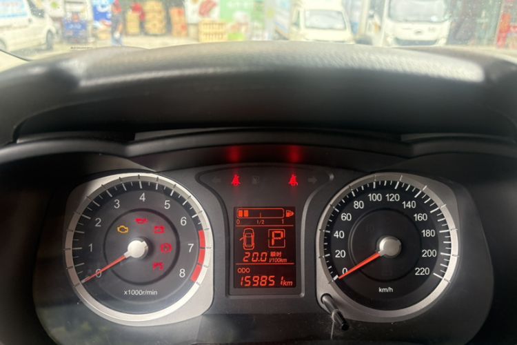 Used Venucia R50 2013 1.6L Automatic Fashion Edition
