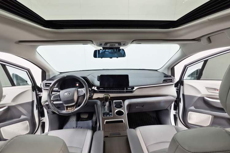 Used Toyota Granvia 2024 2.5L Hybrid Comfort Edition