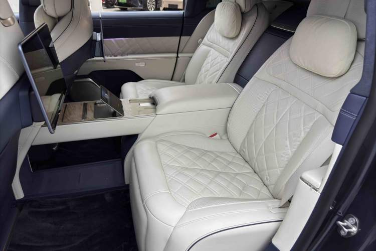 Used Nio ET9 2025 100kWh Signature Edition Interior 2