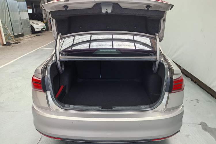 Used Volkswagen Bora 2019 Revised Version 1.5L Automatic Comfort Edition China VI Standard
