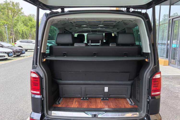 Used Volkswagen Multivan 2018 2.0 TSI Two-Wheel-Drive Luxury Edition 7 Seats