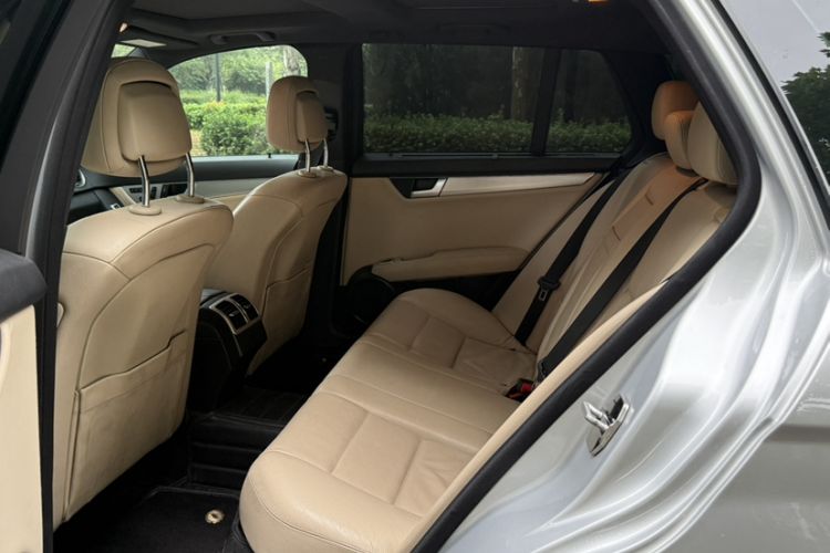 Used Mercedes-Benz C-Class 2011 C 200 Fashion Travel Edition