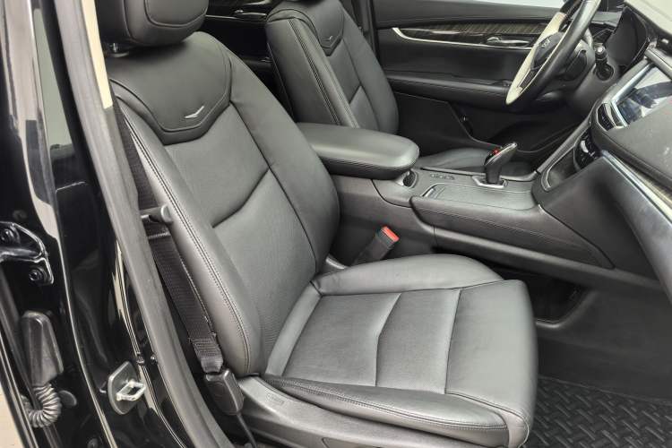 Used Cadillac XT5 2016 28T Four-Wheel Drive Luxury Model
