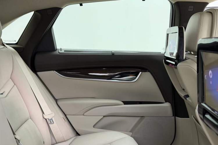 Used Cadillac XTS 2013 28T Leading Model
