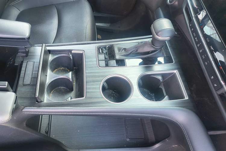 Used Toyota Sienna 2024 2.5L Hybrid Luxury Edition