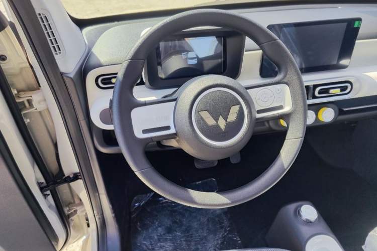 Used Wuling Hongguang MINIEV 2024 3rd Generation 215km Advanced Version