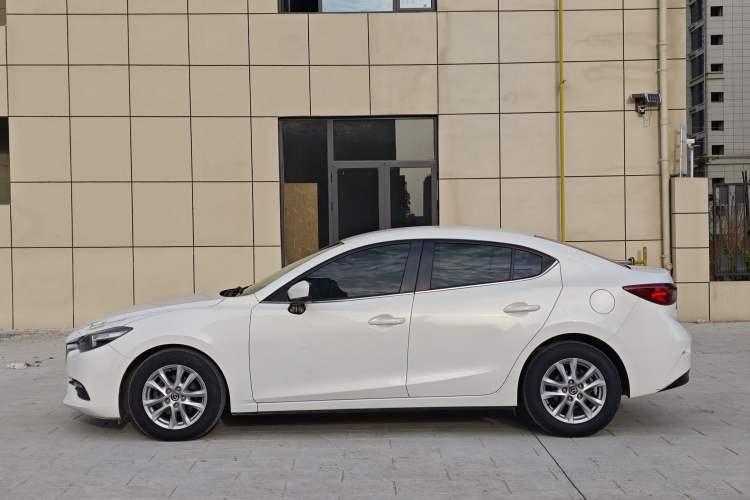 Used Mazda 3 Axela 2017 Sedan 1.5L Automatic Comfort Model Emission Standard China V