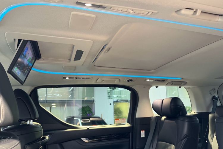 Used Toyota Vellfire 2020 Dual-Engine 2.5L HV Luxury Edition Interior 8