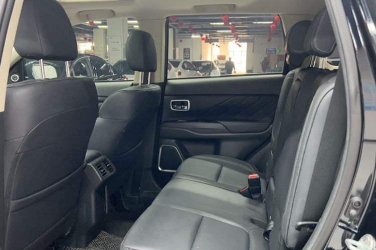 Used Mitsubishi Outlander 2019 2.0L Two-Wheel Drive Comfort Edition 5 Seats China V Standard