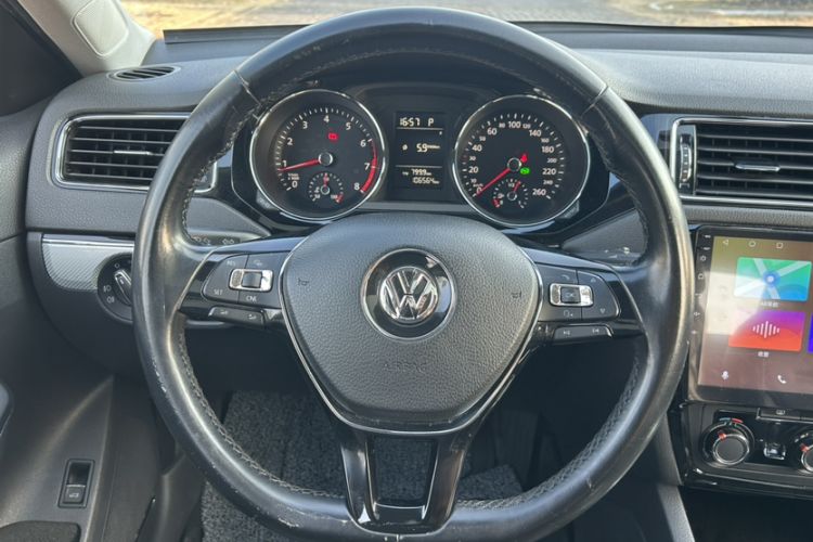 Used Volkswagen Sagitar 2017 230TSI Automatic Comfort Version
