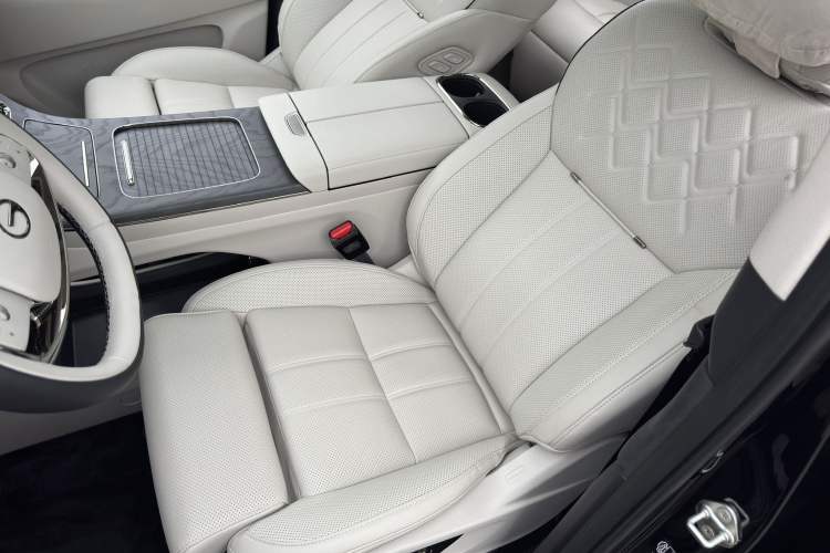 Used GAC Trumpchi Xiangwang M8 2025 Kunkun Series Ultra First-Class Cabin