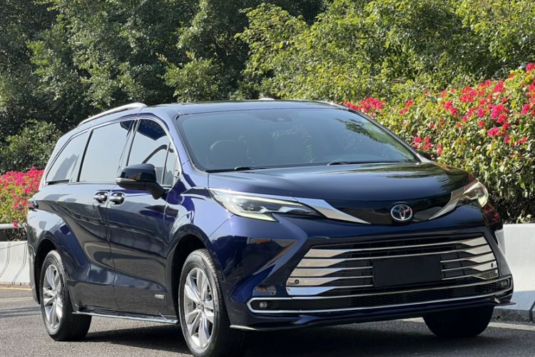 Used Toyota Sienna 2021 2.5L Hybrid Ultimate Edition